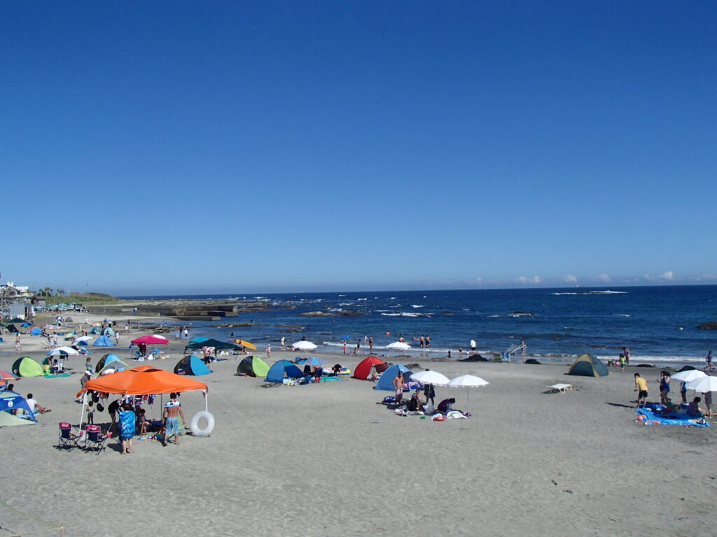 ③波が穏やかで安心「名倉海水浴場」（白浜）