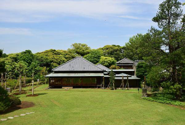 国指定の名勝地・美しい書院造りの「戸定邸庭園」