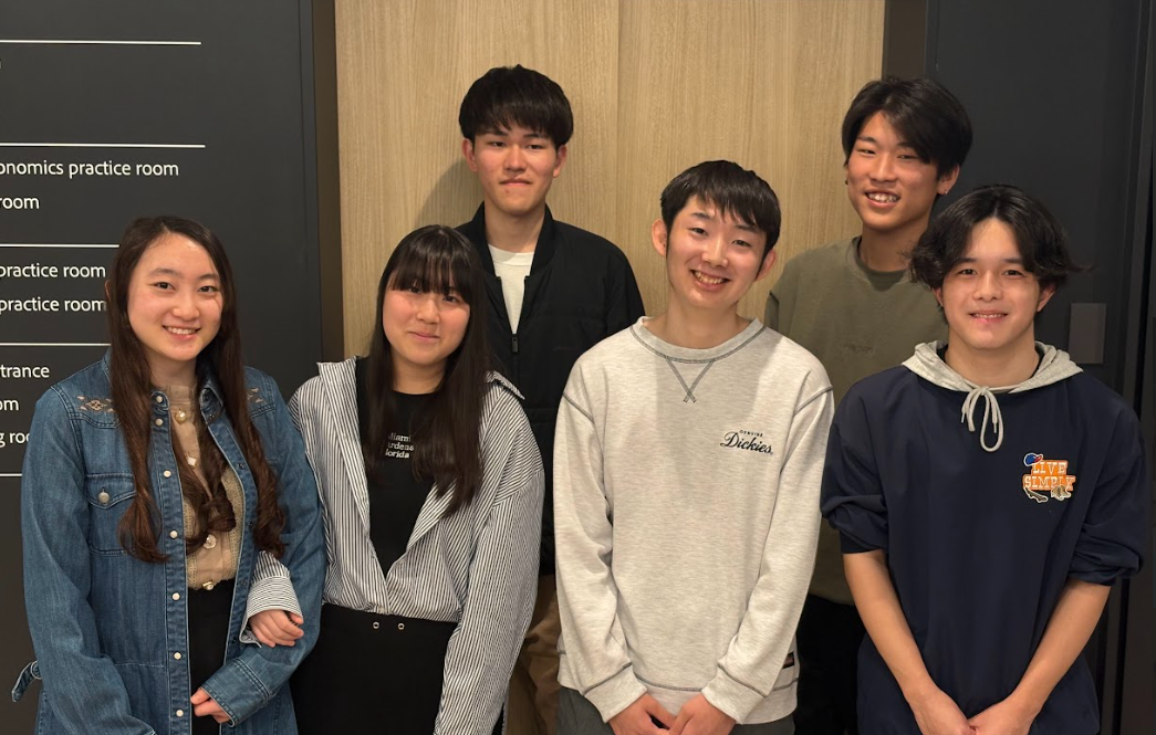 笑顔の学生たち